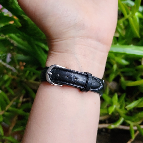 Classic Constant Quartz Watch - Picture 6 of 8